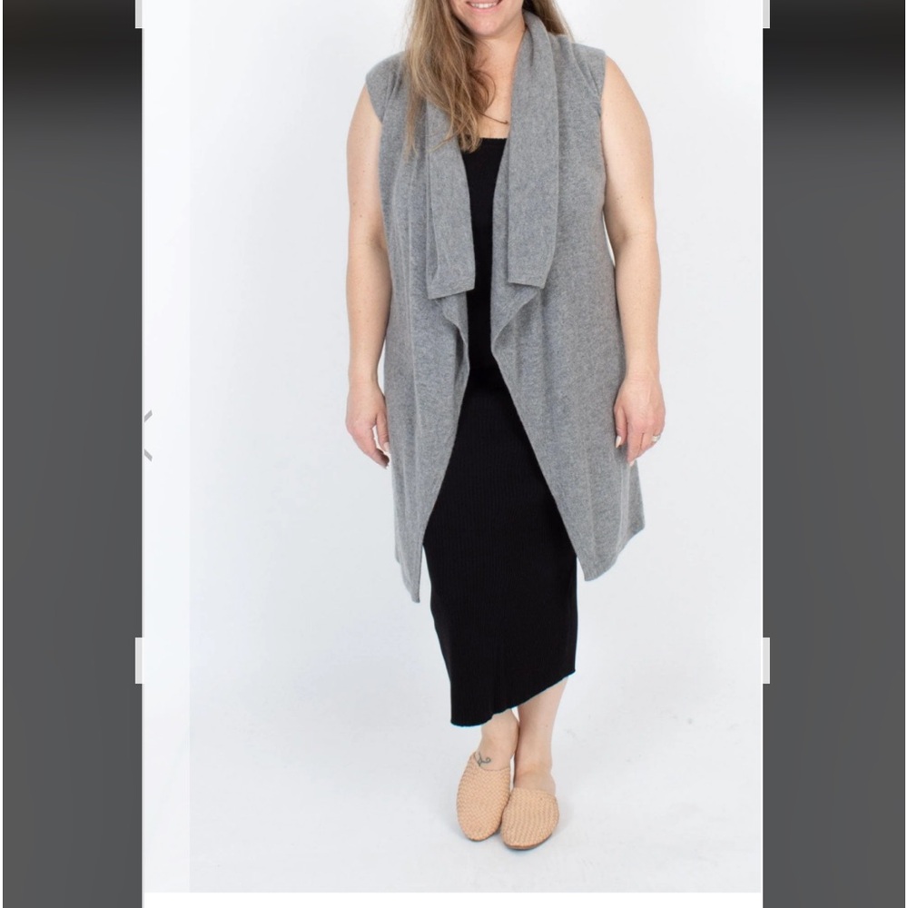 Oxygene Cashmere vest. One size.